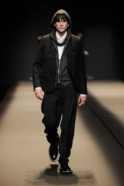 Look 9